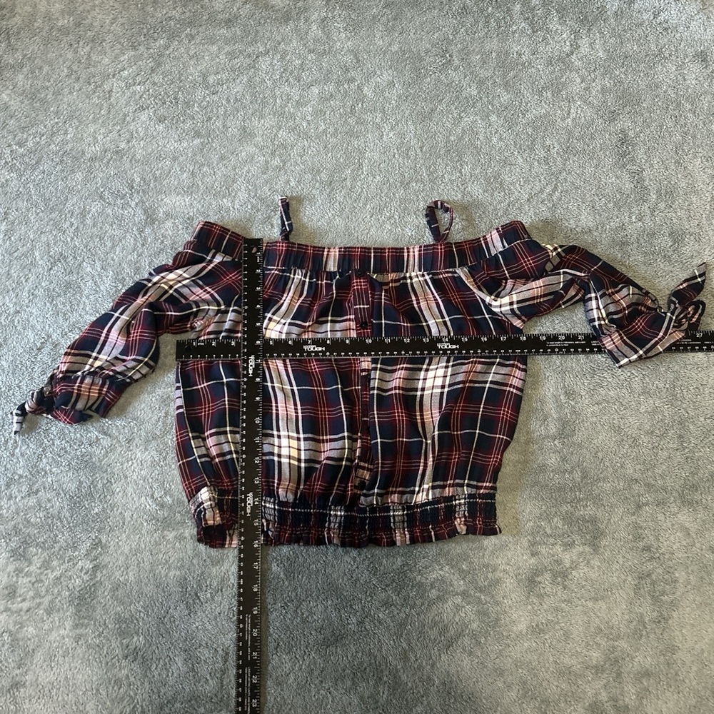 BCX Plaid Cold Shoulder Smocked Top Tie Sleeve Medium Grunge - Picture 8 of 8